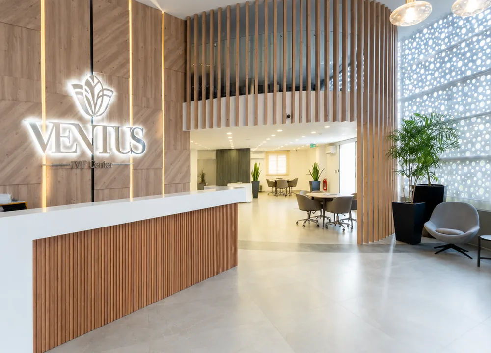 Ventus IVF Center modern klinik resepsiyonu