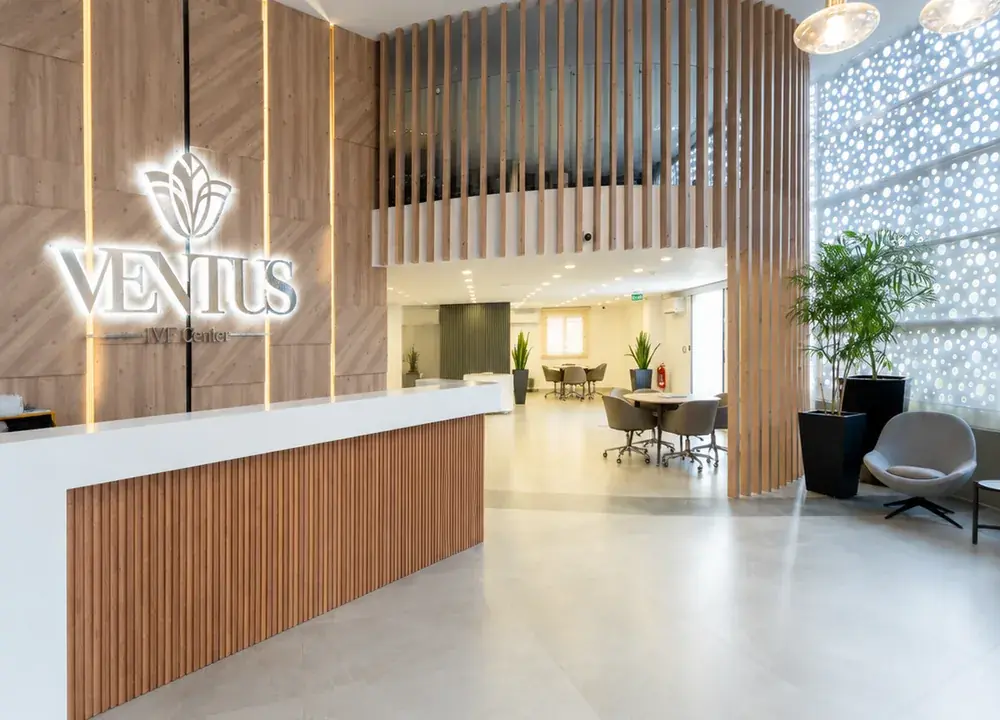 Ventus IVF Center modern klinik resepsiyonu